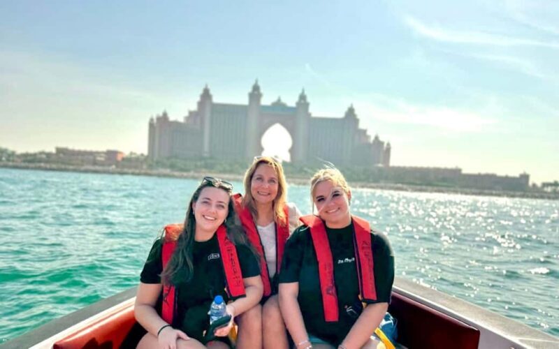 Dubai Marina: The Black Boats 100-Min Private Tour - Key Points