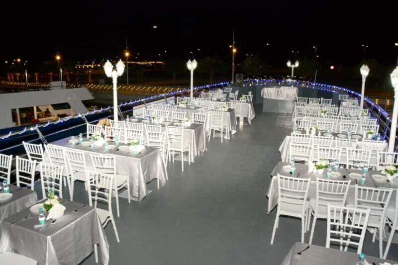 Dubai Marina Unique Dinner Cruise - The Organization and Service: A Mixed Bag