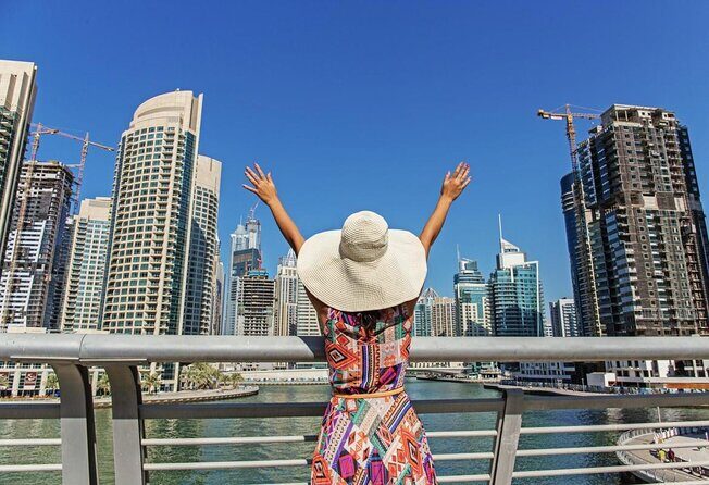 Dubai Marina Yacht Charters: Luxury on the Waves - Key Points