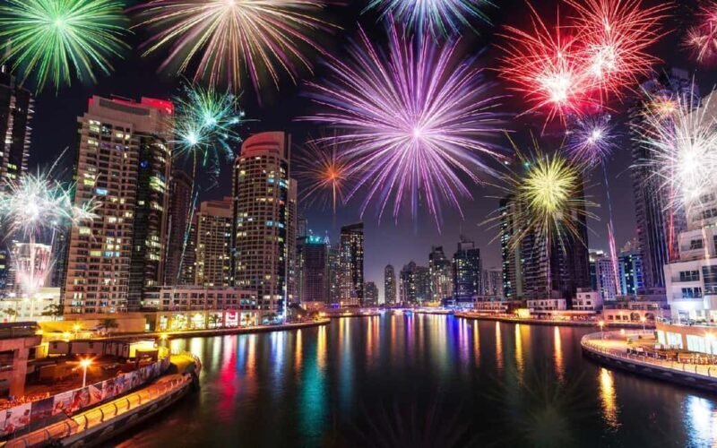 Dubai: New Year Eve Luxury Yacht Fireworks View & BBQ Cruise - An Overview of the Experience