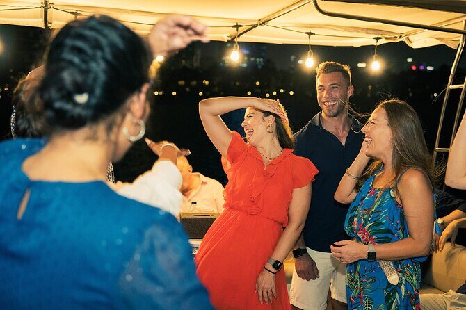 Dubai Night Yacht Party with Canapes and Drinks - Who Will Love This Tour?