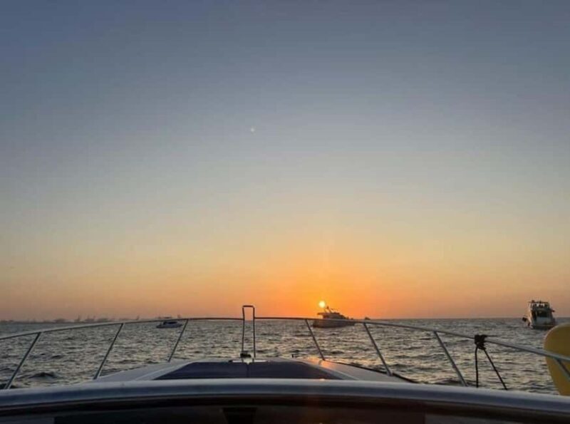 Dubai: Private Sunset Yacht Tour from Dubai Marina - The Landmarks and Views