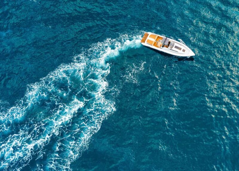 Dubai : Private Yacht Tour with Swimming at Palm Jumeirah - Key Points