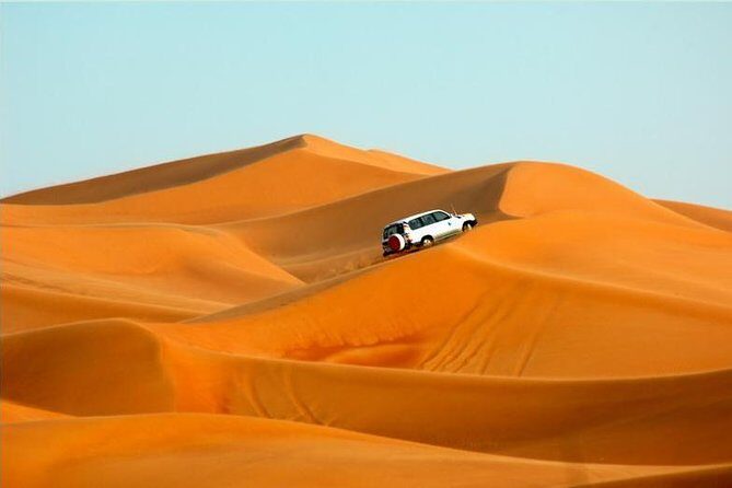Dubai Red Dune Safari with BBQ Dinner & Live Shows from RAK - An In-Depth Look at the Dubai Red Dune Safari Experience