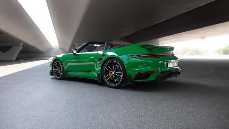 Dubai: Rent Porsche 911 Turbo S - The Experience and What to Expect
