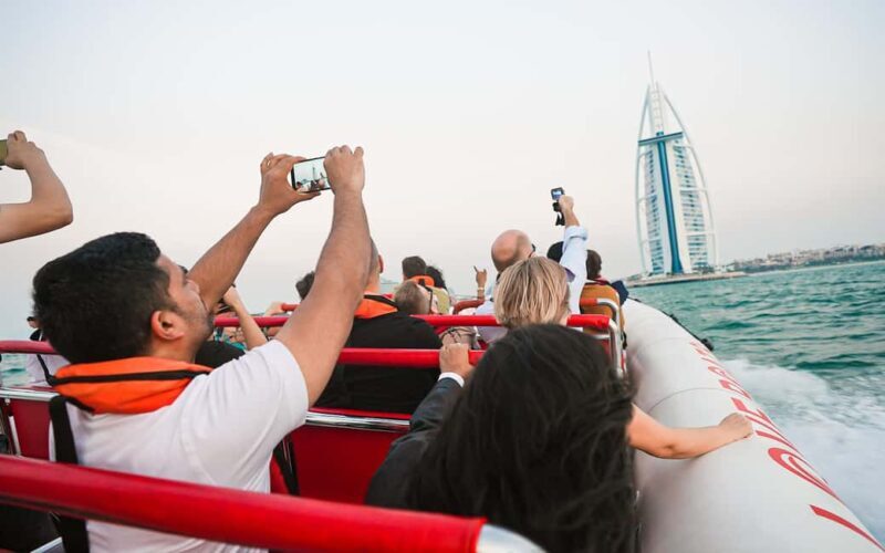 Dubai: Sightseeing Speedboat Tour with Live Tour Guide - Experience Overview: What to Expect on a Dubai Speedboat Tour