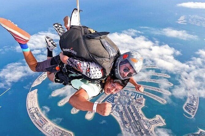 Dubai Skydive Tandem Over The Palm With Optional Transfers - What You Can Expect From This Skydiving Tour