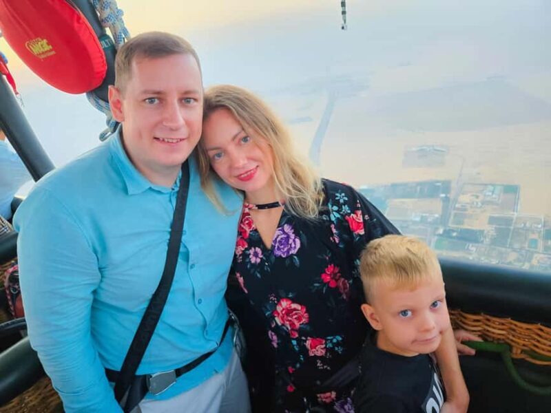 Dubai: Sunrise Hot Air Balloon Flight, Breakfast, Camel Ride - Key Points: