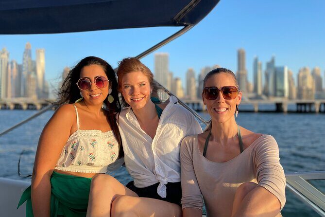 Dubai Sunset Cruise with Snacks and Drinks - Key Points