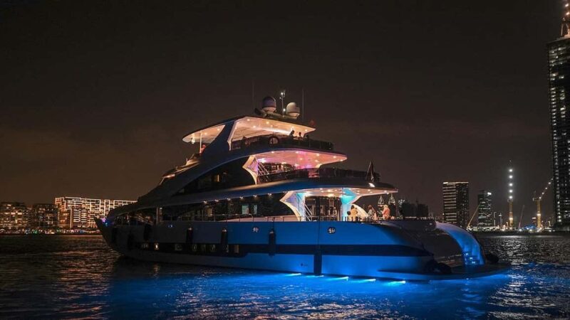 Dubai: Superyacht Experience with Live Music & Drinks - Practical Tips for Booking and Preparation