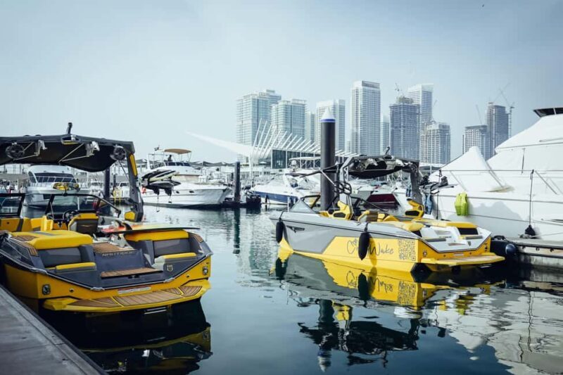 Dubai wakesurfing & wakeboarding: Snacks & drinks included! - FAQs