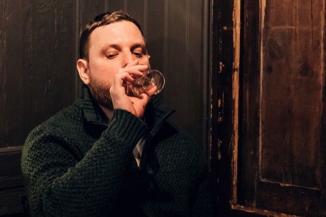 dublin-6-whiskey-tasting-3-food-pairing-walking-tour-with-local