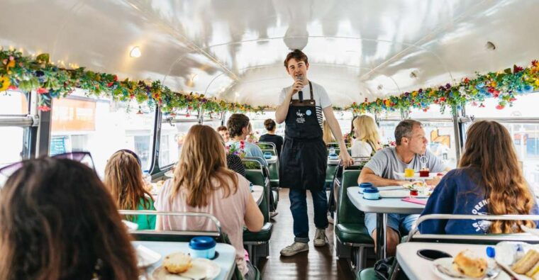 dublin-afternoon-tea-vintage-bus-tour