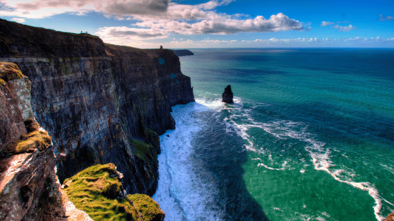 dublin-cliffs-of-moher-ennis-bunratty-castle-day-tour