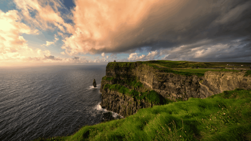dublin-cliffs-of-moher-ennis-bunratty-castle-day-tour