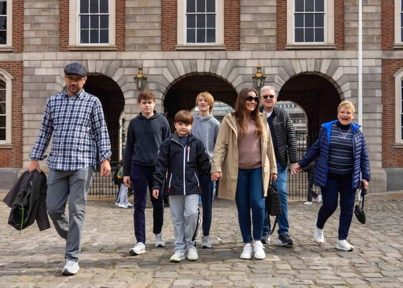 Dublin: Family Photoshoot with Edited Photos - Key Points