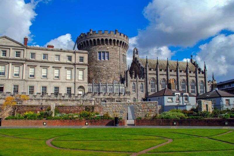 dublin-fast-track-book-of-kells-ticket-dublin-castle-tour