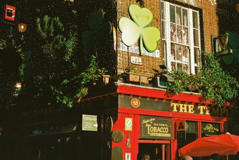 dublin-food-drink-walking-tour-jameson-irish-coffee-demo