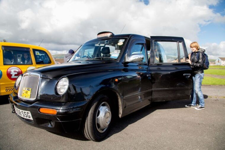 dublin-giants-causeway-belfast-titanic-or-black-taxi