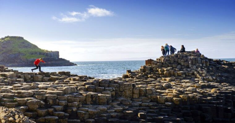 dublin-giants-causeway-belfast-titanic-or-black-taxi