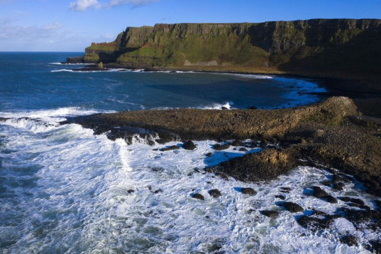 dublin-giants-causeway-dark-hedges-titanic-guided-tour