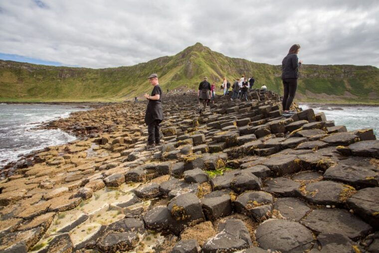 dublin-giants-causeway-glens-of-antrim-day-tour