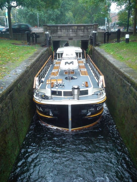 dublin-grand-canal-cruise-with-dinner