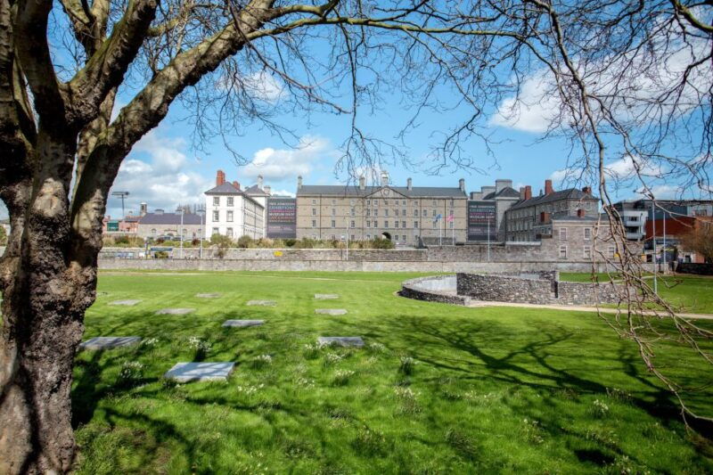 dublin-hop-on-hop-off-bus-tour