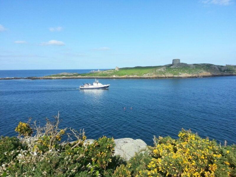 dublin-howth-cliffs-and-irelands-eye-boat-cruise