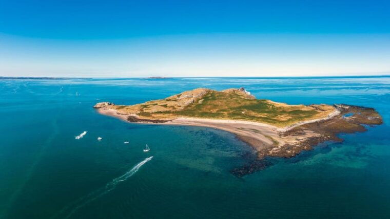 dublin-howth-cliffs-and-lighthouse-boat-tour
