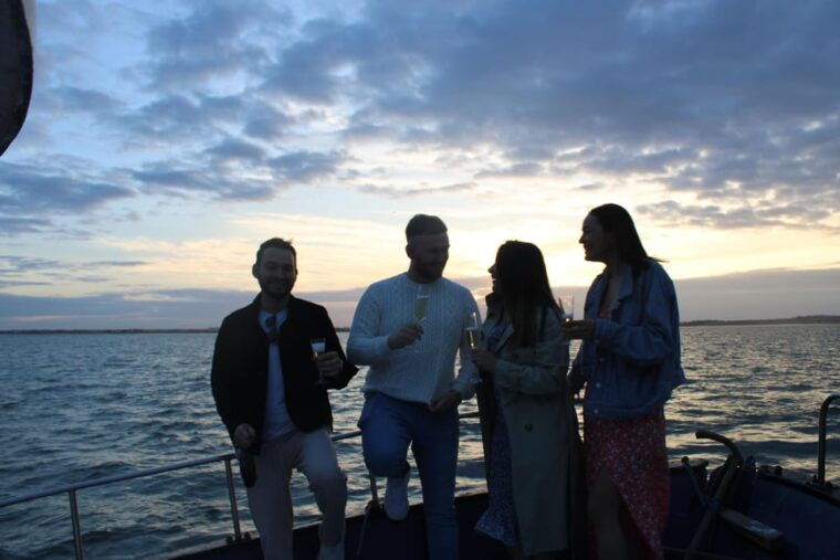 dublin-howth-cliffs-and-lighthouse-boat-tour