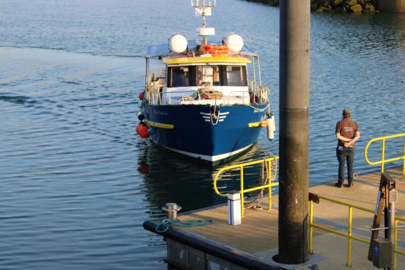 dublin-howth-cliffs-and-lighthouse-cruise