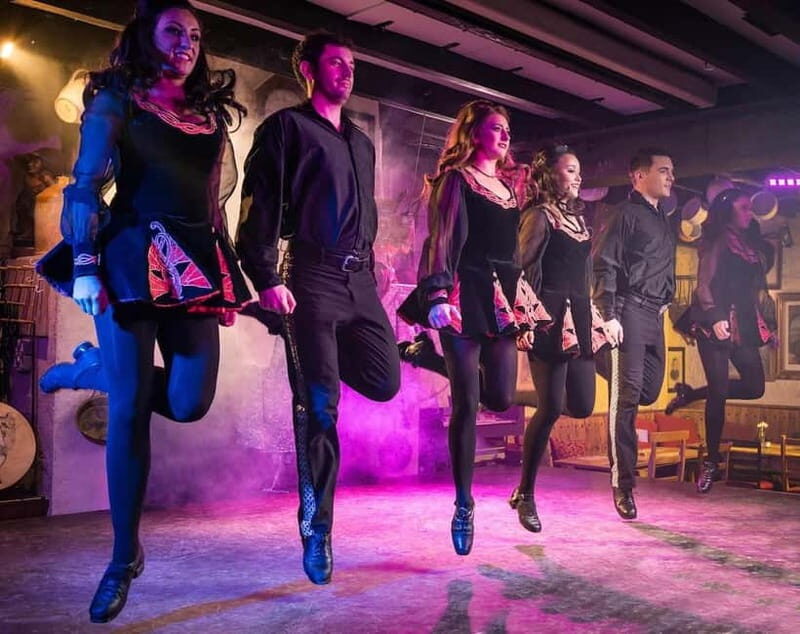 Dublin: Irish Dinner & Dance Show at Johnnie Foxs - Key Points