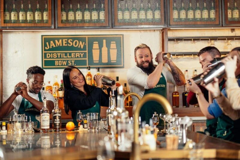 dublin-jameson-distillery-whiskey-cocktail-making-class