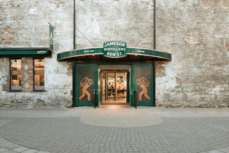 dublin-jameson-distillery-whiskey-cocktail-making-class