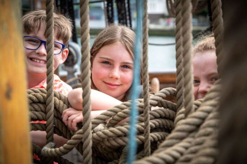 dublin-jeanie-johnston-tall-ship-irish-famine-history-tour
