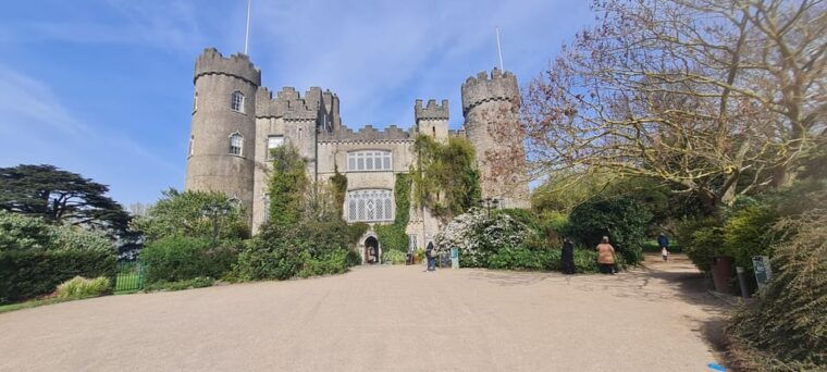 dublin-private-day-tour-of-howth-and-malahide-villages