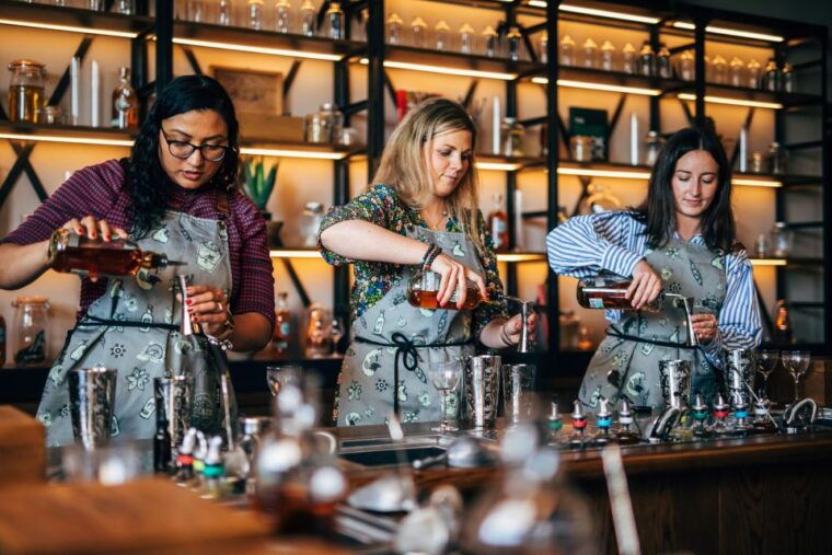 dublin-roe-and-co-distillery-cocktail-workshop-experience