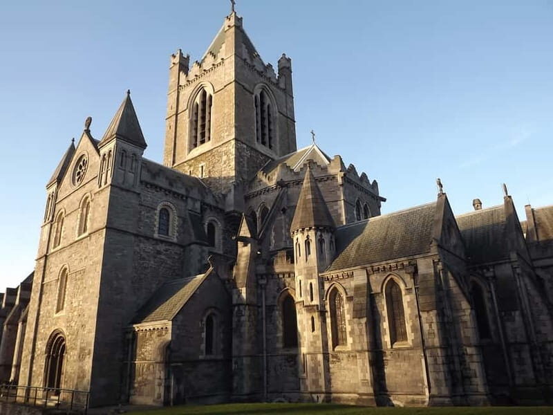 Dublin: Sightseeing Walking Tour in German - Exploring Dublin with a German-speaking Guide