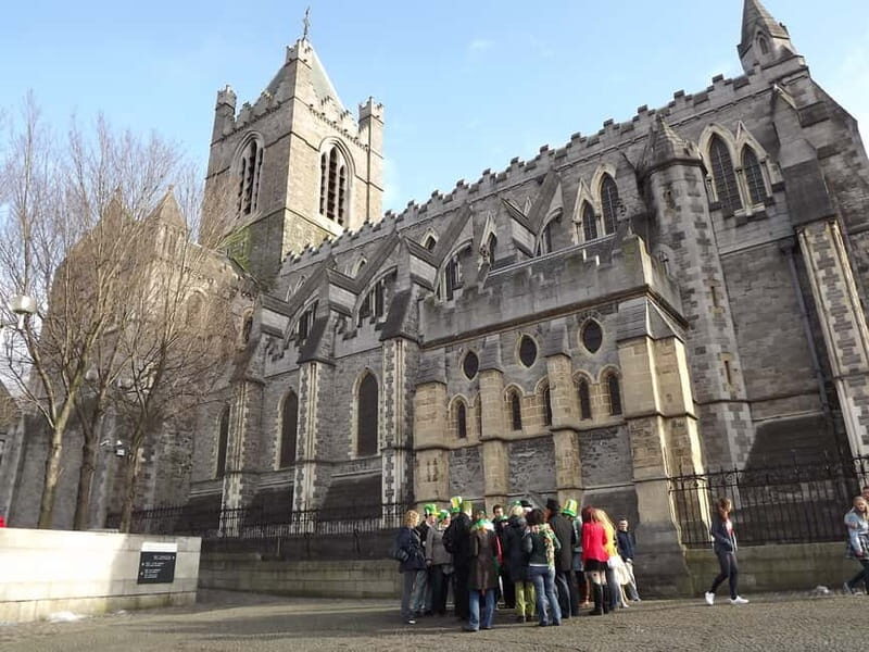 Dublin: Sightseeing Walking Tour in German - Hidden Gems and Surprising Sights