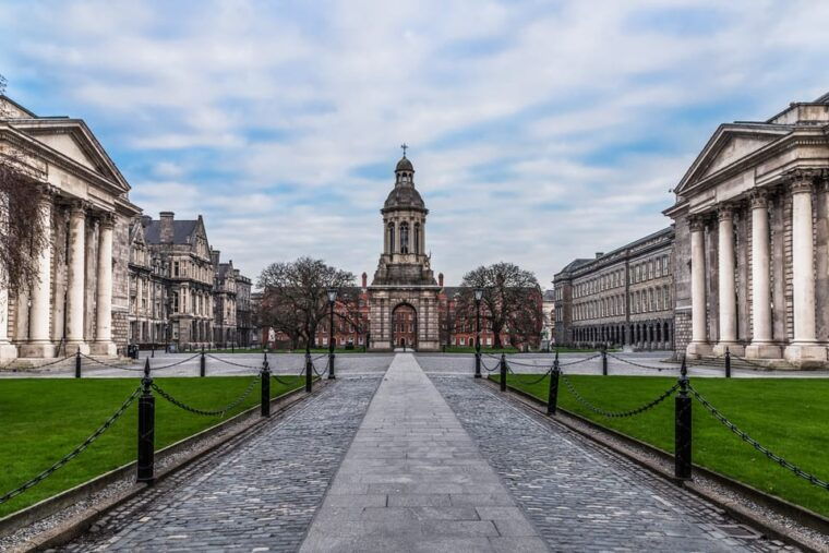 dublin-st-patricks-book-of-kells-and-dublin-castle-tour