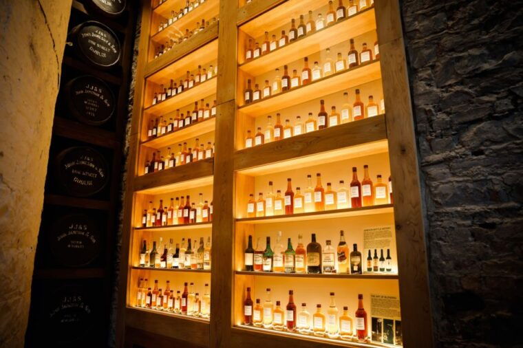 dublin-temple-bar-tour-with-jameson-distillery-whiskey-tour