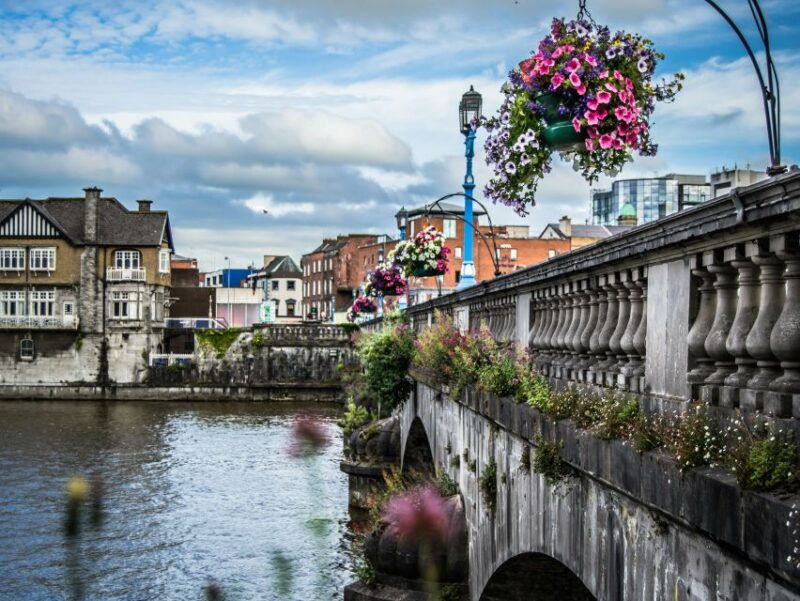 dublin-to-cliffs-of-moher-galway-city-private-tour-by-car