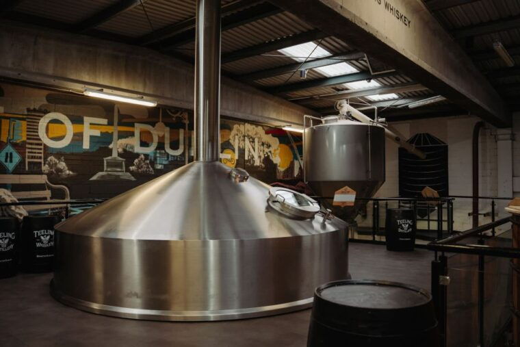 dublin-trinity-college-castle-guinness-and-whiskey-tour