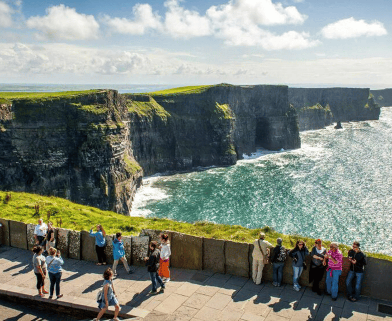 dublin-voyagers-private-luxury-cliffs-of-moher-tour