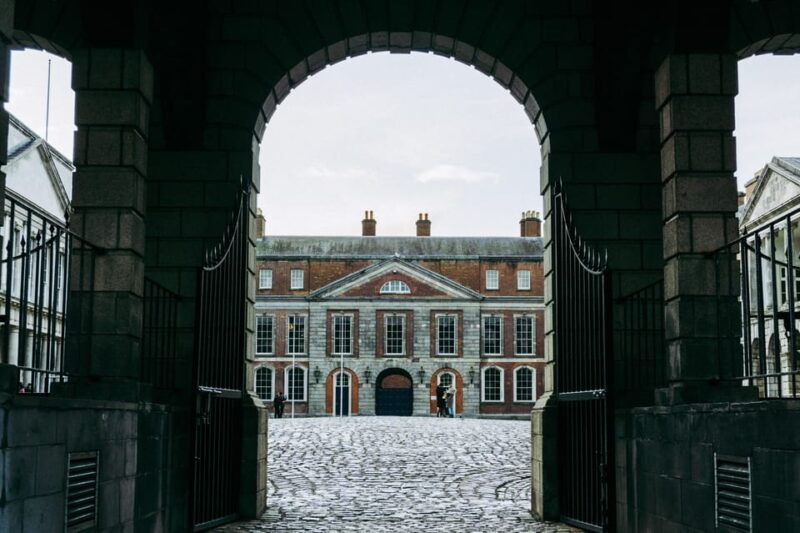 dublin-walking-tour-2000-years-of-history