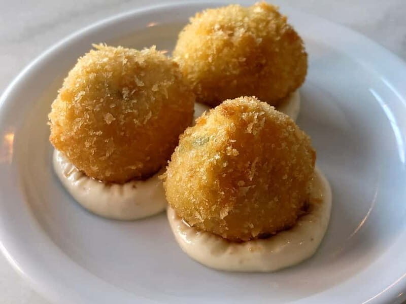 Dublin: Walking Tour for Foodies with Tastings - Key Points