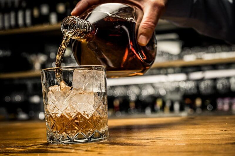dublin-whiskey-trailexperience-historic-pubs-local-flavor
