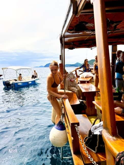 Dubrovnik: 6 hours Blue cave & Elaphiti with optional lunch - Exploring the Elaphiti Islands: A 6-Hour Croatian Escape