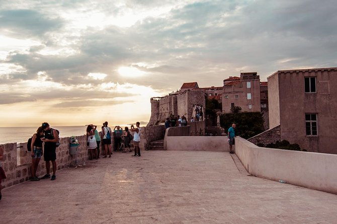 dubrovnik-ancient-city-walls-wars-walking-tour
